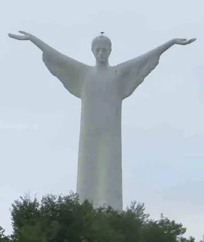 statua cristo maratea